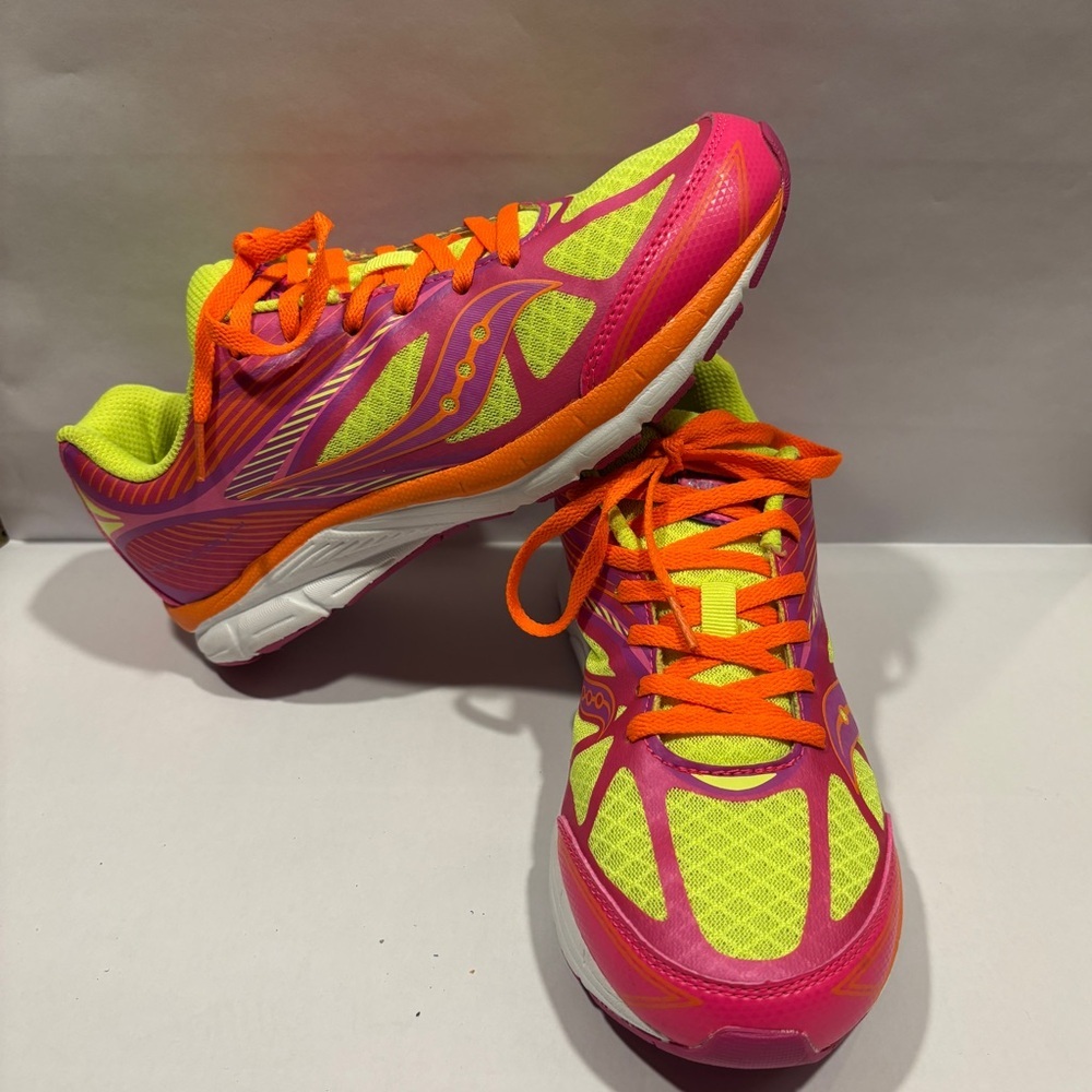 Saucony Kinvara 4 Women’s Size 5.5 Running Shoes Neon Pink Yellow Orange - Picture 3 of 8